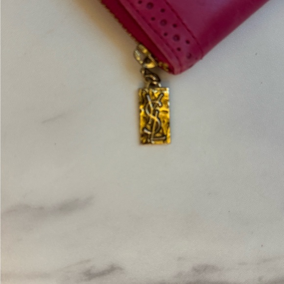 YSL - Yves Saint Laurent Magenta Leather Compact Wallet - with COA - Picture 3 of 10